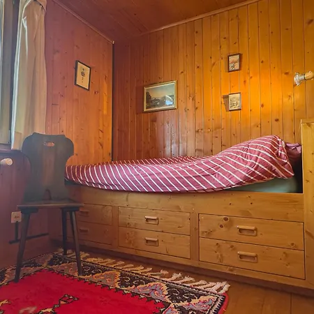 Holiday home Les Melezes - Typique, Terrasse & Cheminee *
